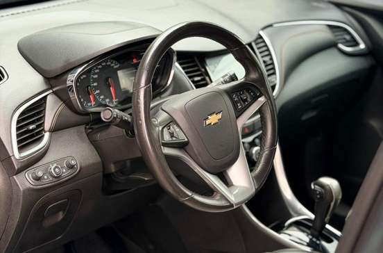 CHEVROLET-TRACKER-2017