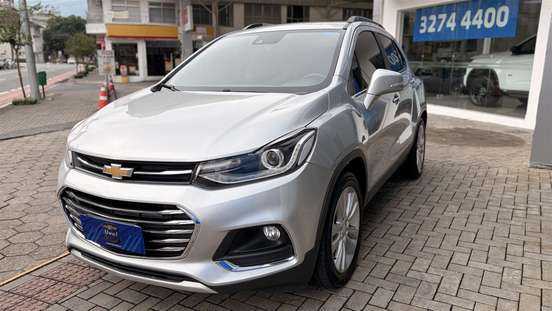 CHEVROLET-TRACKER-2019