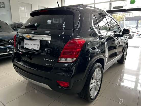 CHEVROLET-TRACKER-2018