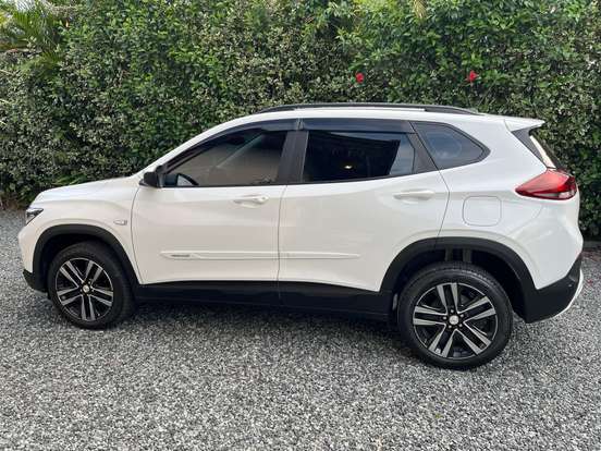 CHEVROLET-TRACKER-2023