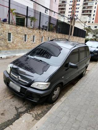 CHEVROLET ZAFIRA 2.0 MPFI ELEGANCE 8V FLEX 4P AUTOMÁTICO