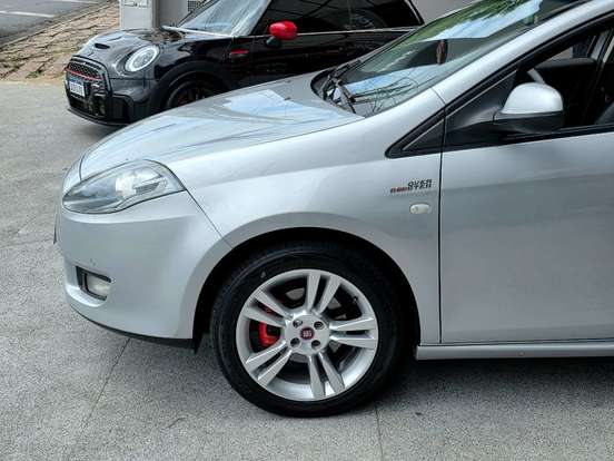 FIAT-BRAVO-2012
