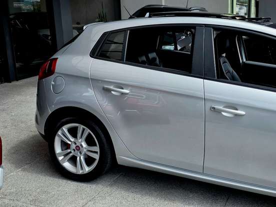 FIAT-BRAVO-2012