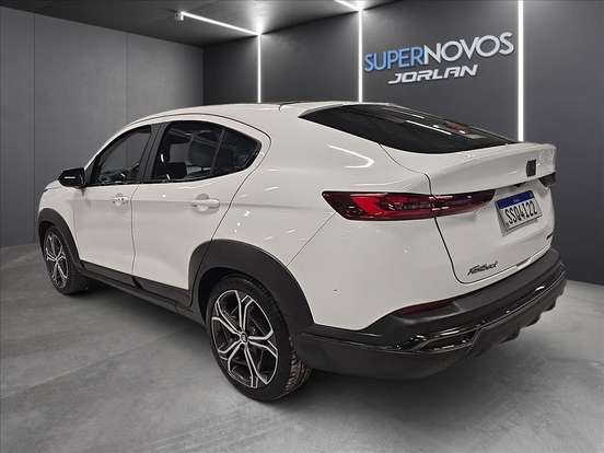 FIAT-FASTBACK-2024