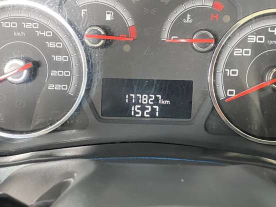 FIAT-GRAND SIENA-1.4 MPI ATTRACTIVE 8V FLEX 4P MANUAL FIAT-GRAND SIENA-2015