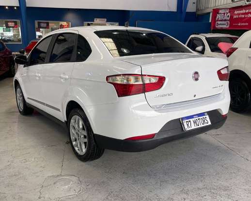 FIAT-GRAND SIENA-1.6 MPI ESSENCE 16V FLEX 4P AUTOMATIZADO FIAT-GRAND SIENA-2013