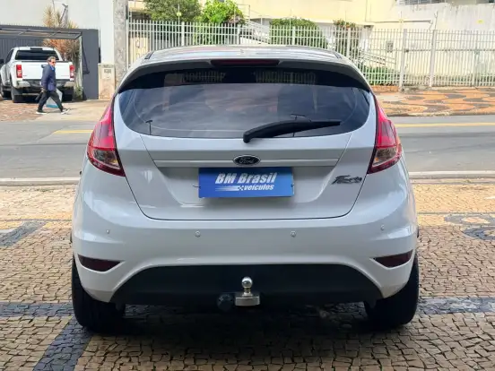 FORD-FIESTA-2015