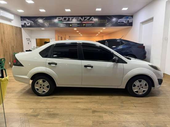 FORD-FIESTA-1.0 MPI SEDAN 8V FLEX 4P MANUAL FORD-FIESTA-2011