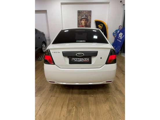 FORD-FIESTA-2011