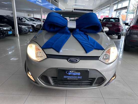 FORD-FIESTA-2014