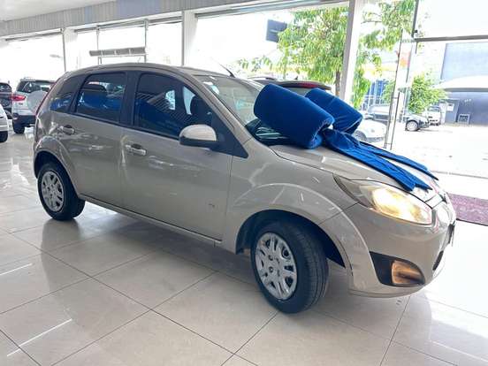 FORD-FIESTA-2014