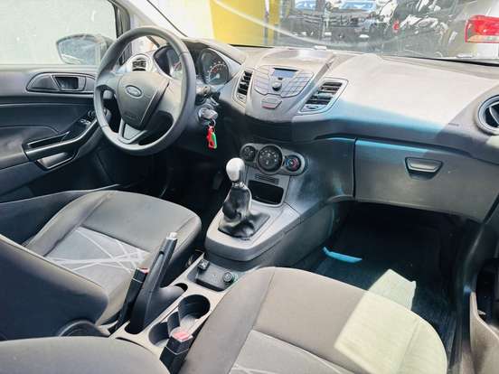 FORD-FIESTA-2015