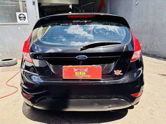 FORD-FIESTA-2015