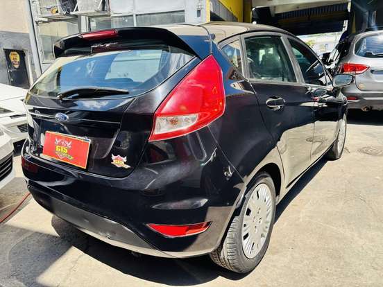 FORD-FIESTA-2015
