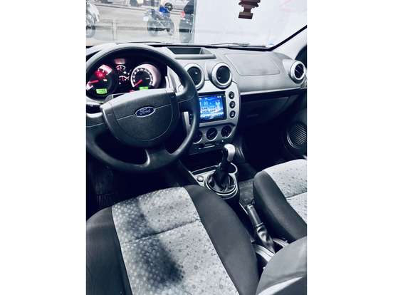 FORD-FIESTA-2012