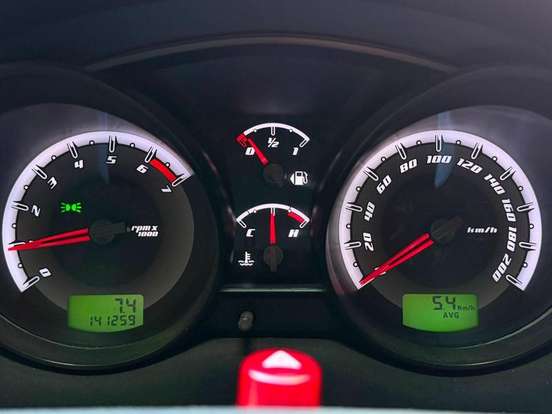 FORD-FIESTA-2014
