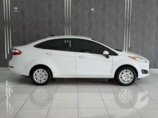 FORD-FIESTA-2015