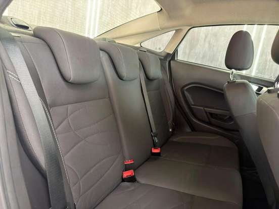 FORD-FIESTA-1.6 SE SEDAN 16V FLEX 4P POWERSHIFT FORD-FIESTA-2015