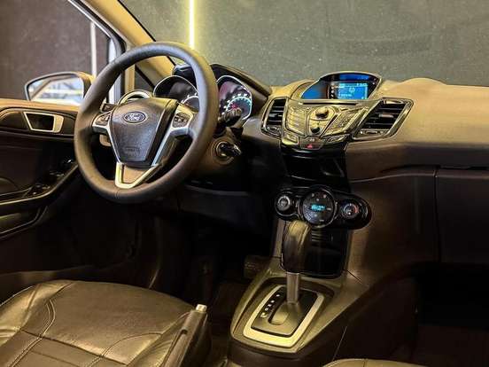 FORD-FIESTA-2014