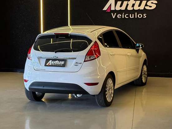 FORD-FIESTA-2014
