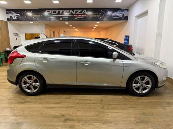 FORD-FOCUS-2013