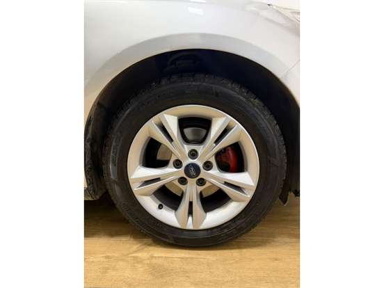 FORD-FOCUS-2013