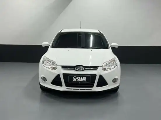 FORD-FOCUS-2.0 SE 16V FLEX 4P POWERSHIFT FORD-FOCUS-2015