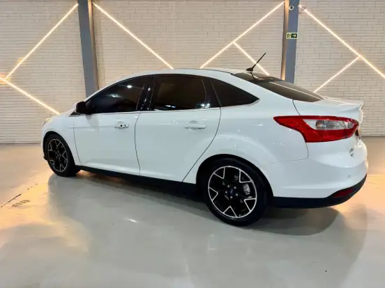 FORD-FOCUS-2.0 TITANIUM SEDAN 16V FLEX 4P AUTOMÁTICO FORD-FOCUS-2015