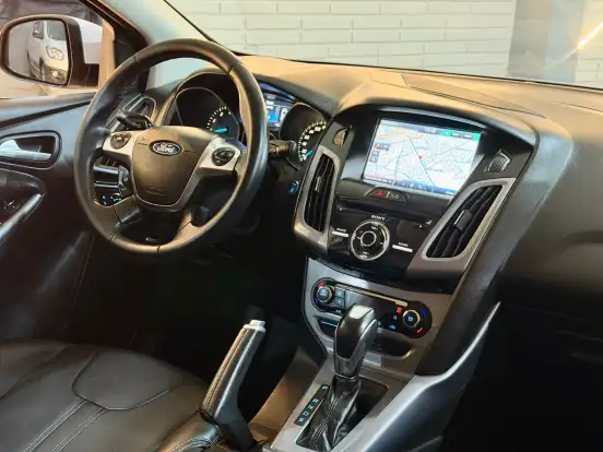 FORD-FOCUS-2015