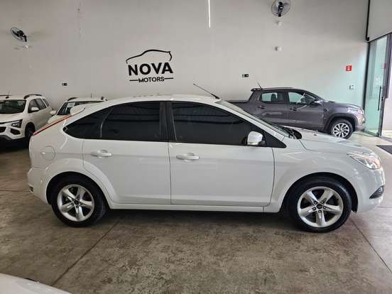 FORD-FOCUS-2011