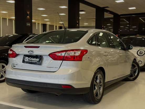 FORD-FOCUS-2014