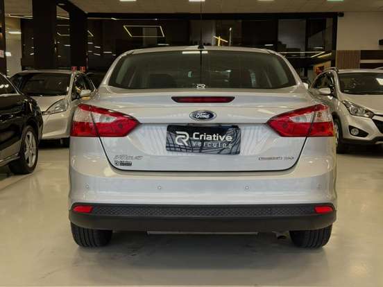 FORD-FOCUS-2014