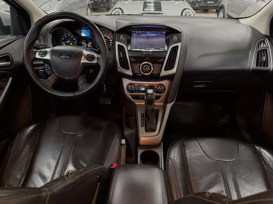 FORD-FOCUS-2.0 SE PLUS SEDAN 16V FLEX 4P AUTOMÁTICO FORD-FOCUS-2014