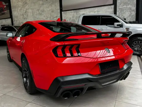 FORD-MUSTANG-2025