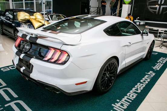 FORD-MUSTANG-2018