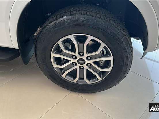 FORD-RANGER-3.0 V6 TURBO DIESEL CD LIMITED 4X4 AUTOMÁTICO FORD-RANGER-2025