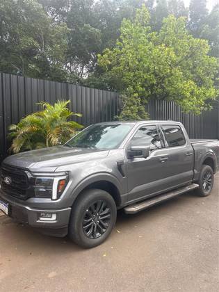 FORD F-150 5.0 V8 GASOLINA CD LARIAT BLACK FX4 AUTOMÁTICO