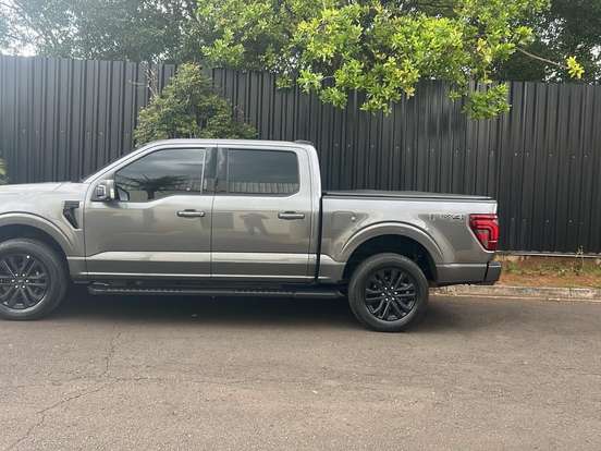 FORD-F-150-5.0 V8 GASOLINA CD LARIAT BLACK FX4 AUTOMÁTICO FORD-F-150-2024