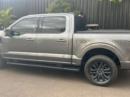 FORD-F-150-5.0 V8 GASOLINA CD LARIAT BLACK FX4 AUTOMÁTICO FORD-F-150-2024
