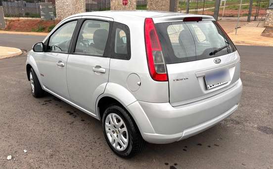 FORD-FIESTA-2012