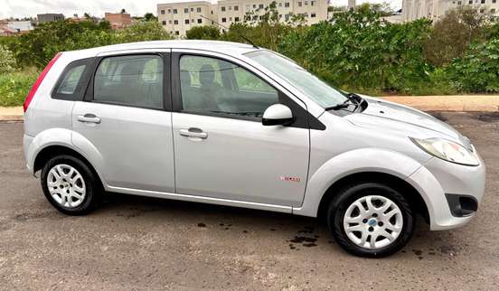 FORD-FIESTA-2012