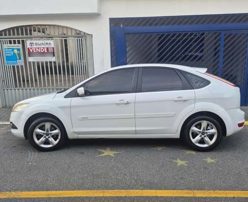 FORD-FOCUS-2012