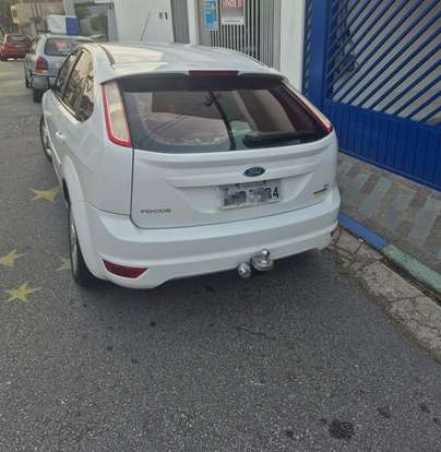 FORD-FOCUS-2012