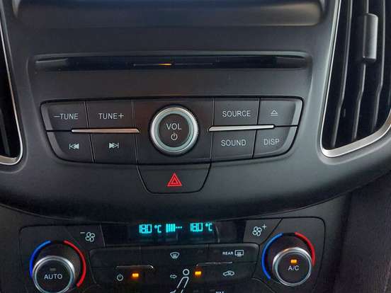 FORD-FOCUS-2.0 SE PLUS 16V FLEX 4P POWERSHIFT FORD-FOCUS-2017