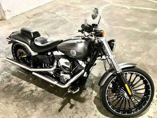 HARLEY-DAVIDSON-SOFTAIL BREAKOUT-2016