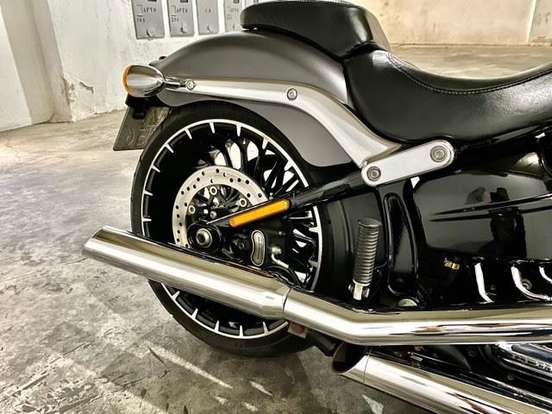 HARLEY-DAVIDSON-SOFTAIL BREAKOUT-2016