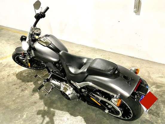 HARLEY-DAVIDSON-SOFTAIL BREAKOUT-2016