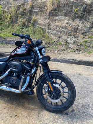 HARLEY-DAVIDSON SPORTSTER XL 883 R 