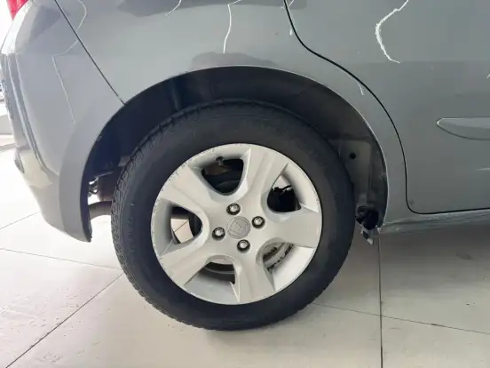 HONDA-FIT-1.4 LX 16V FLEX 4P MANUAL HONDA-FIT-2009