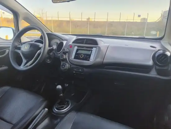 HONDA-FIT-2012